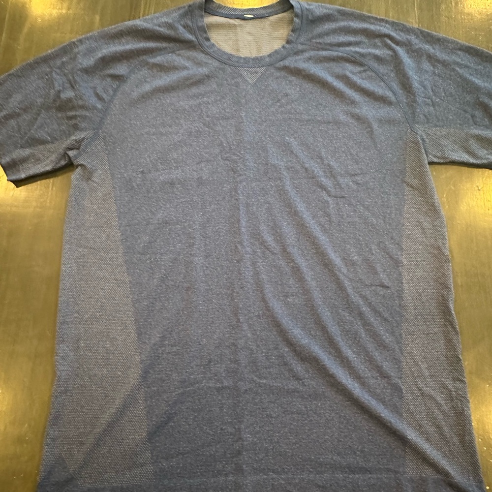 Lululemon metal vent tech short sleeve shirt size L